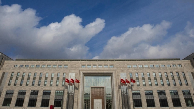 MİA'dan yapılan açıklamaya göre, çok kutuplu bir dünyada şekillenen yeni güvenlik ortamında, Türkiye'nin özgün ihtiyaçlarına yanıt verecek nitelikli bir istihbarat topluluğu oluşturmayı hedefleyen Milli İstihbarat Akademisi, yeni kadrolar yetiştirmek amacıyla faaliyetlerini sürdürüyor.