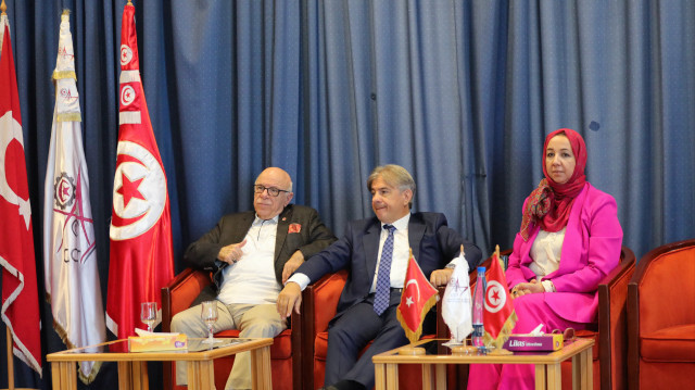 Dans le cadre de la dynamique de renforcement des relations économiques bilatérales entre la Tunisie et la Türkiye, une délégation composée d'une vingtaine d'hommes d'affaires turcs, représentant divers secteurs d'activités, a été chaleureusement accueillie, vendredi 23 mai, par la Chambre de Commerce et d'Industrie de Tunis (CCIT). 