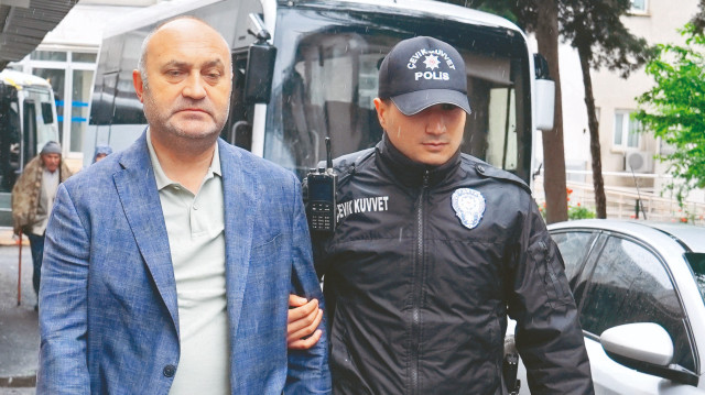 Mustafa Akın.