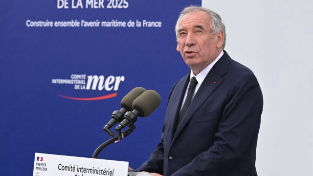 Le Premier ministre français François Bayrou prononce un discours lors d'une visite des Chantiers de l'Atlantique avant de présider le Comité interministériel de la mer (CIMer), à Saint-Nazaire, dans l'ouest de la France, le 26 mai 2025.