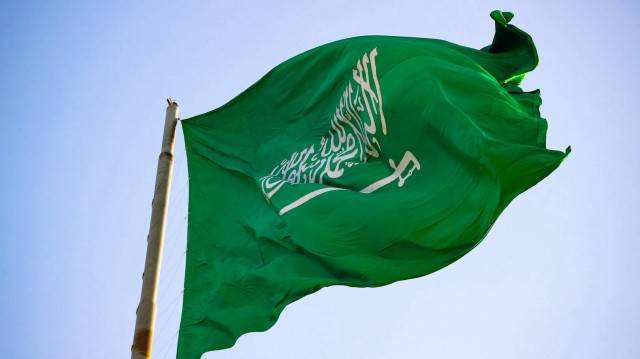 حكومة غزة: جائعون يقتحمون مركز توزيع مساعدات وقوات الاحتلال تستهدفهم
