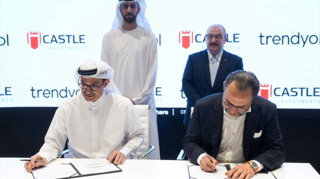 La cérémonie s’est tenue en présence de Omar Sultan Al Olama, ministre de l’Intelligence artificielle, de l’Économie numérique des Émirats arabes unis, Caglayan Cetin, président du groupe Trendyol et Mustafa Varank, président de la Commission de l’industrie, du commerce et de la technologie au sein de la Grande Assemblée nationale de Türkiye.