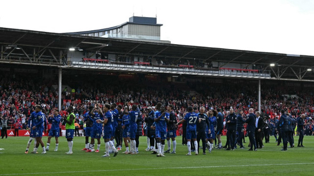 Les joueurs de Chelsea saluent leurs supporters après le match de Premier League anglaise entre Nottingham Forest et Chelsea, le 25 mai 2025.