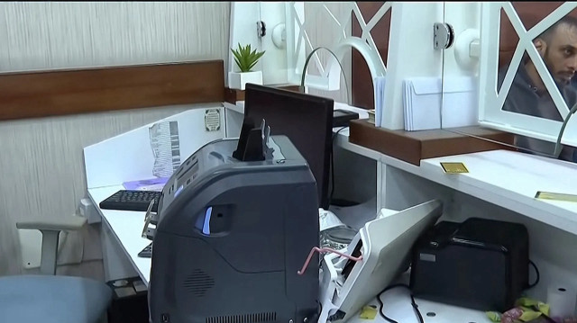 حماس: استهداف إسرائيل لمحال صرافة بالضفة "حرب على مقومات الصمود"