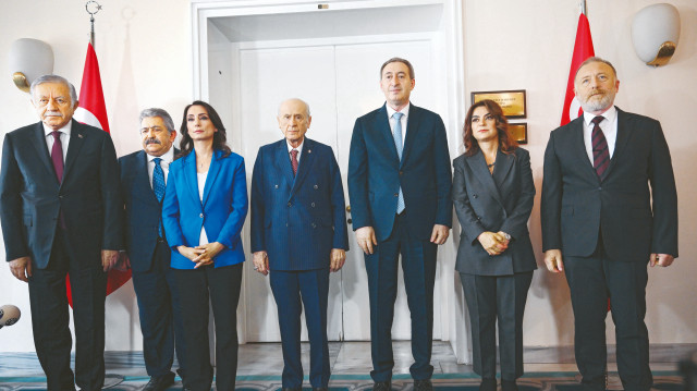 MHP Genel Başkanı Devlet Bahçeli, DEM Parti Eş Genel Başkanları Tuncer Bakırhan ve Tülay Hatimoğulları’nı Meclis'teki makamında kabul etti.