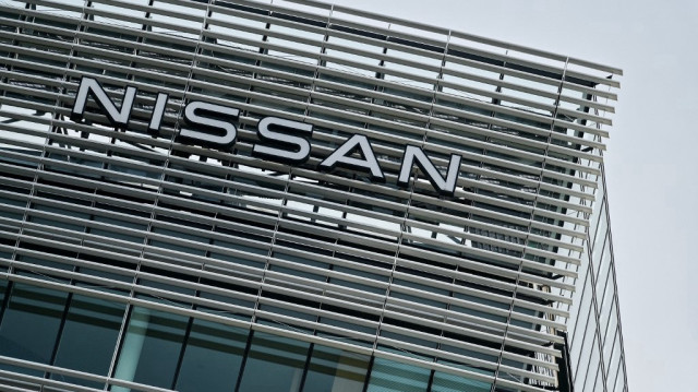 En proie à des pertes financières massives, le constructeur japonais Nissan explore des cessions d'actifs, dont sa participation dans Renault.
