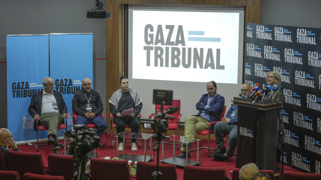 La Déclaration de Sarajevo du Tribunal pour Gaza, un "tribunal populaire" mis en place comme une initiative indépendante pour enquêter sur les crimes de guerre commis par Israël à Gaza, a tenu une conférence de presse le 29 mai 2025 à Sarajevo, en Bosnie-Herzégovine, lors de laquelle elle a condamné le "régime" israélien et ses actions.