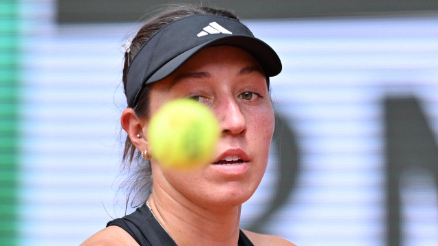 Fransa'nın başkenti Paris'te düzenlenen Grand Slam tenis turnuvası Fransa Açık'ın (Roland Garros) beşinci gününde, tek kadınlar ikinci tur maçında ABD'li raket Jessica Pegula (fotoğrafta) rakibi Ann Li ile karşılaştı.