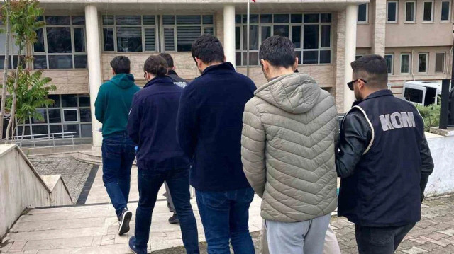 В Турции задержаны 7 подозреваемых в связях с террористической организацией FETÖ.

