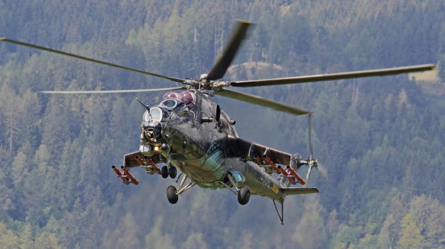 'Robinson R44 II' model helikopter uçuştan dönerken 10 metre yükseklikten düştü