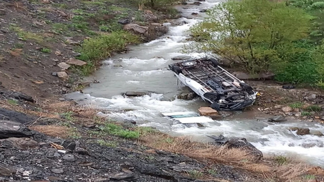 Olay yerine sağlık ekipleri ve jandarma ekipleri sevk edildi.