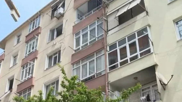 İstanbul'da kolonları patlayan 96 dairelik siteye tahliye