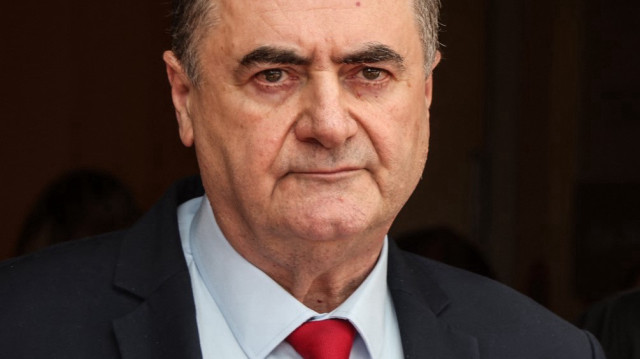 Le ministre des Affaires étrangères israélien Israel Katz attend de saluer son homologue français avant une réunion à Jérusalem le 7 novembre 2024.