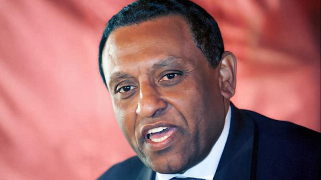 السودان.. كامل إدريس يؤدي اليمين الدستورية أمام البرهان رئيسا للوزراء