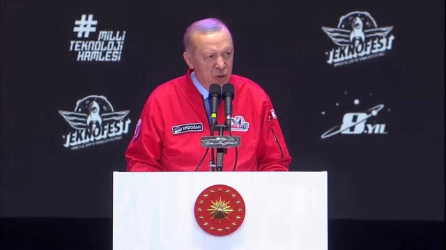 Lors de la cérémonie de remise des prix TEKNOFEST TRNC, le président Erdoğan a déclaré : 
"Nous, en tant que nation turque et Turcs chypriotes, sommes les hôtes de ces terres. Que ceux qui ne le savent pas l'apprennent. Que ceux qui ne l'entendent pas l'entendent. Ces terres, où chaque parcelle contient la dépouille d’un soldat turc ou d’un moudjahid, sont l’héritage et le dépôt de nos martyrs. Sur chaque mètre carré de l’île, nous avons notre trace, notre œuvre, nos souvenirs indélébiles. Nous étions ici depuis des siècles. Nous étions ici il y a 51 ans, et nous sommes encore ici."