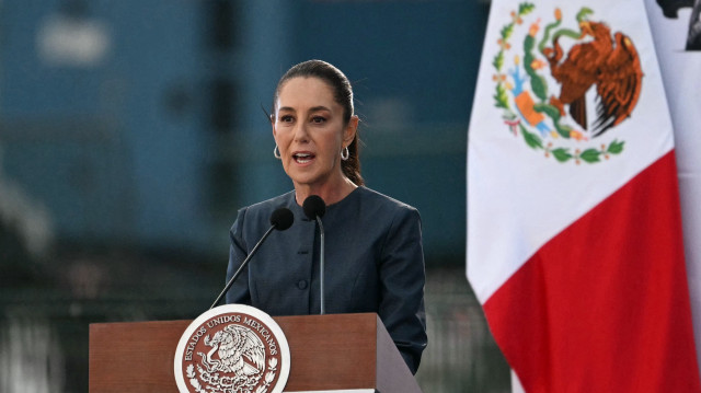La présidente du Mexique, Claudia Sheinbaum, s'exprime lors de la cérémonie d'ouverture du salon aérospatial Mexico 2025 à la base aérienne de Santa Lucia, près de Mexico, le 22 avril 2025.