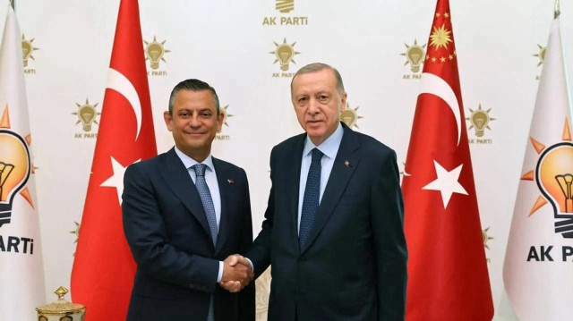 الرئيس أردوغان يتصل بزعيم "الشعب الجمهوري" بعد تعرضه لاعتداء