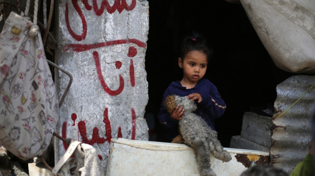 Le ministère de la Santé de la bande de Gaza a annoncé lundi que 16 278 enfants palestiniens ont été tués par l’armée israélienne depuis le début de l’offensive.