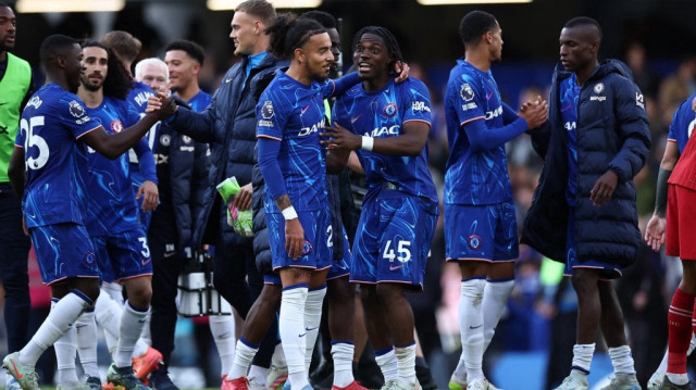 Les joueurs de Chelsea célèbrent leur victoire face à Liverpool, dans le stade de Stamford Bridge à Londres, le 4 mai 2025.