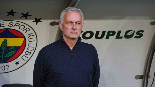 L'entraîneur portugais de Fenerbahçe, Mourinho, le 4 mai 2025.