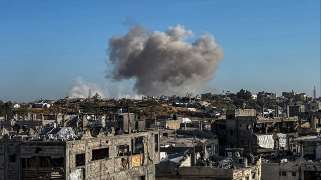 استشهاد 4 فلسطينيين بينهم طفلة في قصف إسرائيلي على غزة