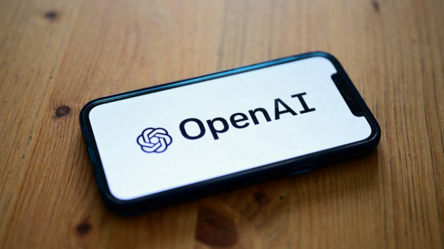 Face aux critiques croissantes et après des échanges avec les autorités américaines, OpenAI choisit de maintenir son statut à but non lucratif, freinant les ambitions de certains investisseurs, dont SoftBank.