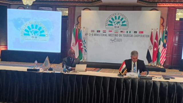 القاهرة.. انطلاق اجتماع وزراء السياحة بمجموعة الدول الثماني الإسلامية