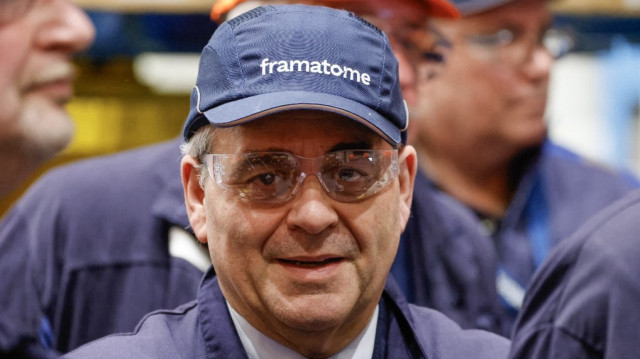 Xavier Bertrand, président du conseil régional des Hauts-de-France, visite l'atelier de maintenance nucléaire de Framatome à Maubeuge, dans le nord de la France, le 29 janvier 2025.