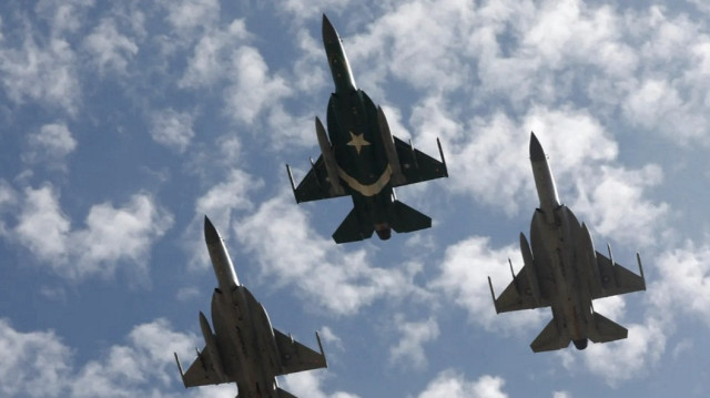 Pakistan has downed five Indian Air Force jets: Defense chief