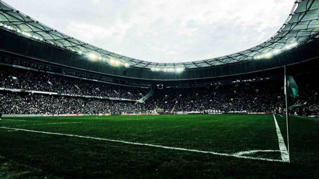 Bursasporlu taraftarlar takımlarını yalnız bırakmıyor.
