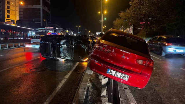 Kazanın ardından E-5 Haramidere'den Büyükçekmece mevkiinde yolun iki şeridi ve yan yolun bir şeridi trafiğe kapandı.