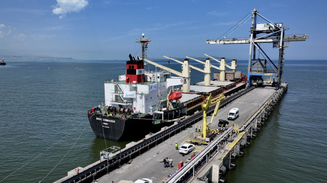 An aerial view of the Beirut-flagged humanitarian aid ship "Brave Commander", loaded with 20 thousand tons of wheat, at Toros Port in Samsun, Turkiye on May 08, 2025. The United Nations World Food Programme (WFP) Turkiye Office, with the contributions of the Turkish Foreign Ministry, Turkish Agriculture and Forestry Ministry and the Samsun Governorship, organized an event to show on-site the transport of food supplies to the port to be used in WFP's humanitarian aid operations. (AA)
