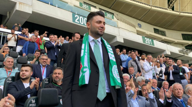 Bursaspor Başkanı Enes Çelik, sosyal medya hesabından taraftara müjdeyi verdi.