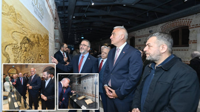Bakan Ersoy eserleri tek tek inceledi.