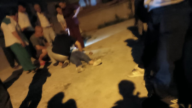 Ağır yaralanan kadın hastaneye kaldırıldı.