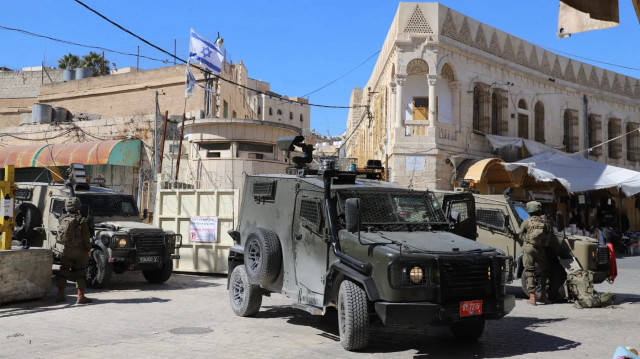 الضفة.. الاحتلال الإسرائيلي يقتحم نابلس ويحاصر منزلا 