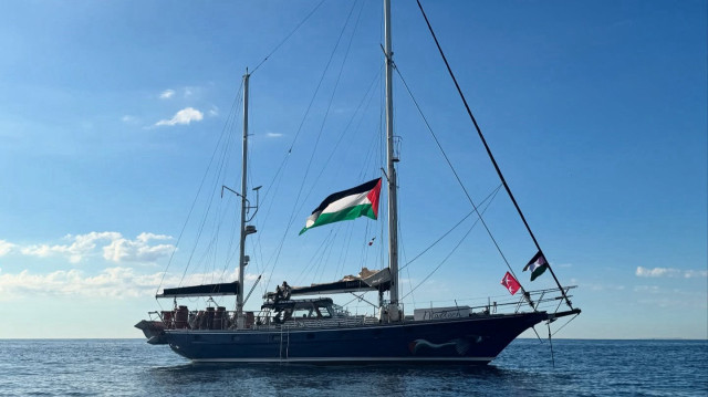 Le navire humanitaire Madleen quitte la Sicile pour Gaza avec à son bord Greta Thunberg et Rima Hassan, afin de dénoncer le blocus israélien et attirer l’attention sur la crise humanitaire dans l’enclave palestinienne.