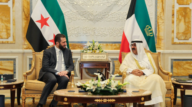 أمير الكويت والشرع يبحثان دعم العلاقات والأوضاع في سوريا 