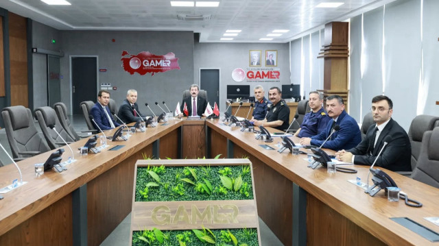 Denize girilmesi önerilmeyen alanlar ise İlkadım'da tüm kıyı şeridi, Canik'te Bandırma Vapuru'nun bulunduğu kıyı şeridi olarak tespit edildi.