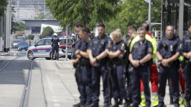 Selon la maire Elke Kahr, citée par l'agence de presse APA, le bilan à ce stade est de dix morts. Parmi les victimes, figurent des élèves et au moins un adulte dans cet établissement scolaire de niveau collège-lycée.