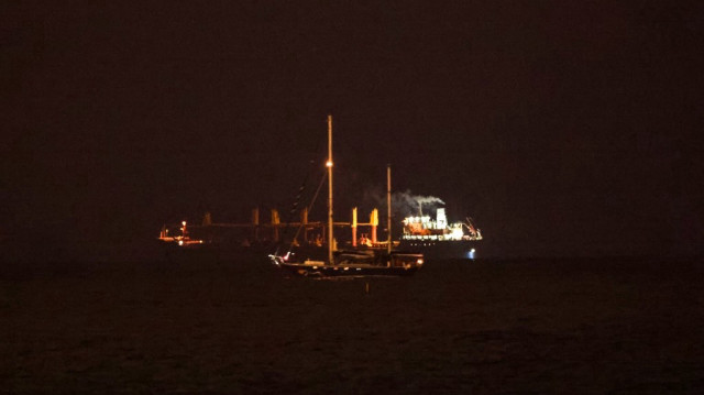 Une photo montre le voilier humanitaire Madleen approchant du port sud d'Ashdod après avoir été intercepté par les forces israéliennes le 9 juin 2025.