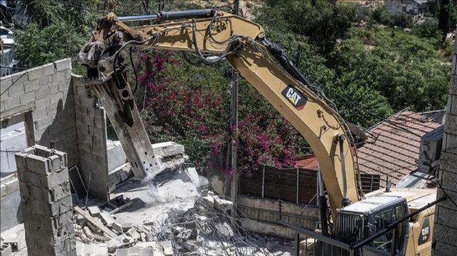 الاحتلال يهدم خياما في قرية "خلة الضبع" الفلسطينية بالضفة