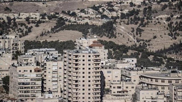 الاحتلال الإسرائيلي تصادر 800 دونم من الأراضي الفلسطينية وسط الضفة الغربية