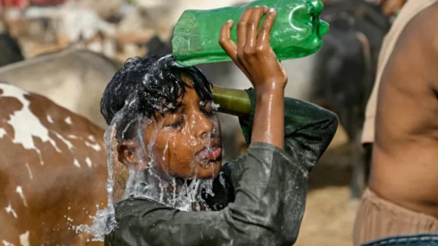 تازہ رپورٹ ایسے وقت آئی ہے جب دنیا بھر میں موسم کی تبدیلی سے نمٹنے کے لیے کیے جانے والے اقدامات ایک جیسے نہیں ہیں۔