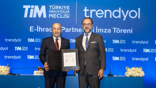 Mustafa Gultepe, président de TIM, et Caglayan Cetin, président du groupe Trendyol.