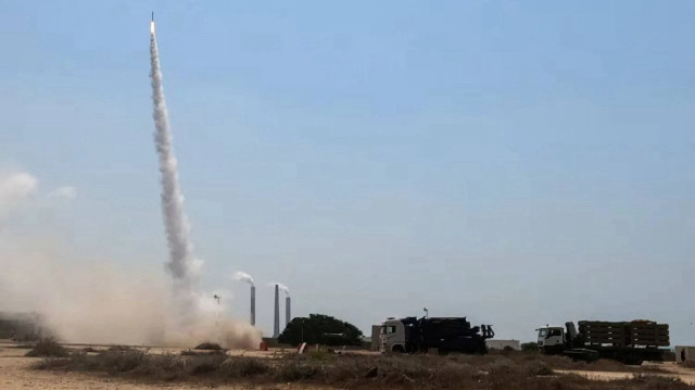 الاحتلال يتجاهل اعتراض صاروخ يمني رصد سقوطه بمنطقة فلسطينية