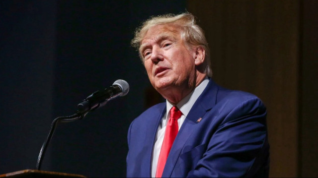 Yasal statüleri iptal edilen göçmenlere ülkeden ayrılmaları gerektiği konusunda e-posta gönderilmeye başlandığı bildirilen açıklamada, terk işlemlerini başlatanlara seyahat yardımı yapılacağı ve ülkelerine varmaları halinde bin dolar verileceği kaydedildi.