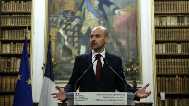 Le ministre français de l'Europe et des Affaires étrangères, Jean-Noël Barrot, prononce un discours lors de l'inauguration de la bibliothèque de Choiseul, premier site labellisé « Patrimoine de la Diplomatie », à Versailles, près de Paris, le 5 juin 2025.