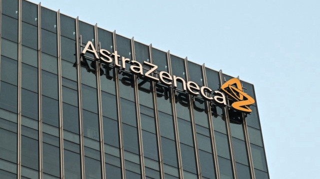L'enseigne AstraZeneca sur un bâtiment à Shanghai.