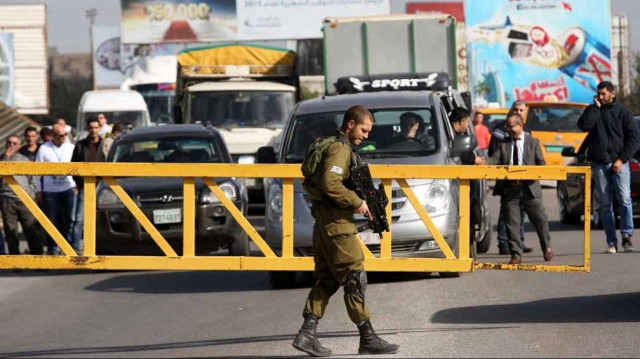 لليوم الثاني.. الاحتلال يواصل تشديد إجراءاته العسكرية بالضفة